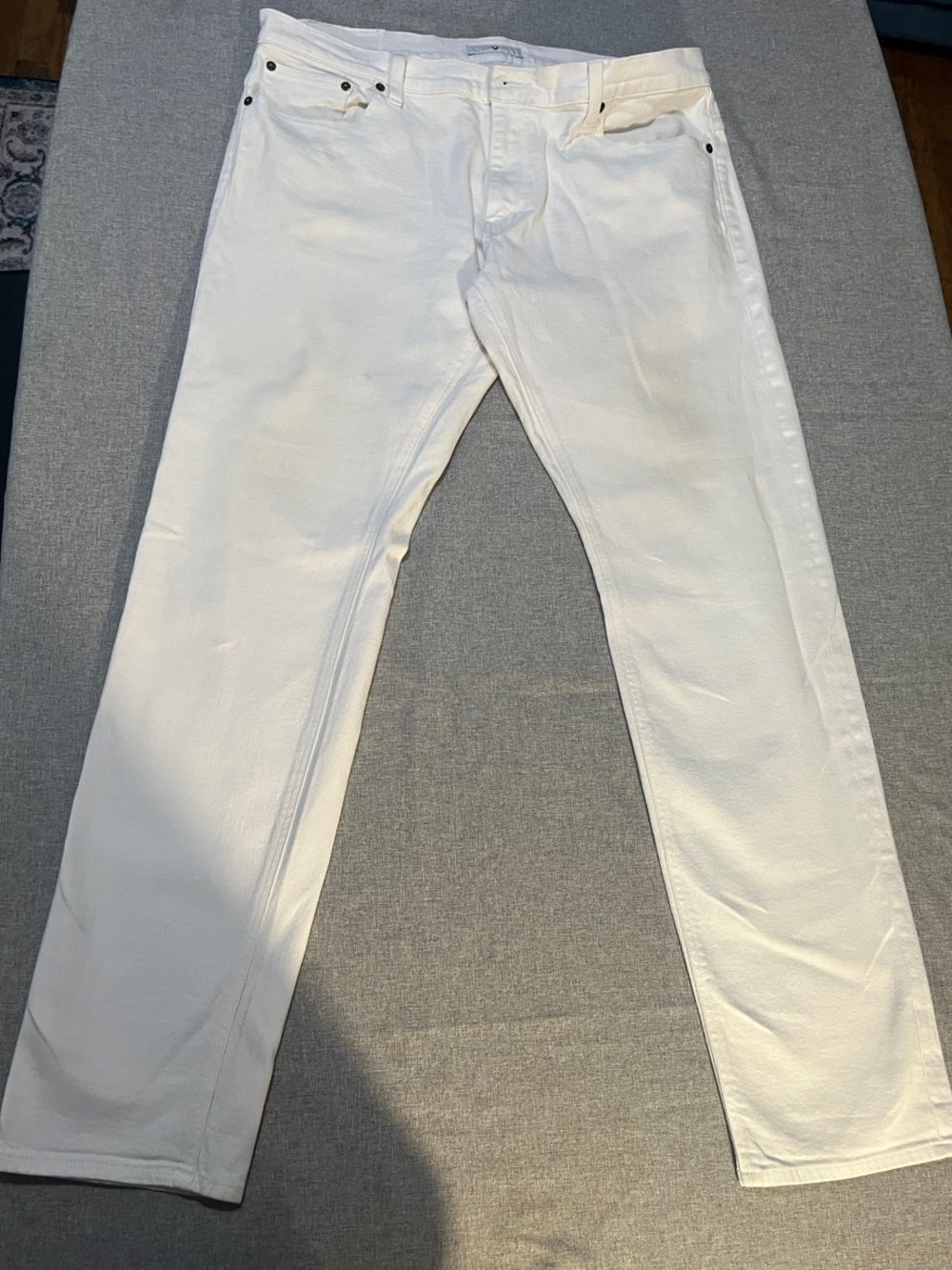 Uniqlo Slim Straight Jeans in White